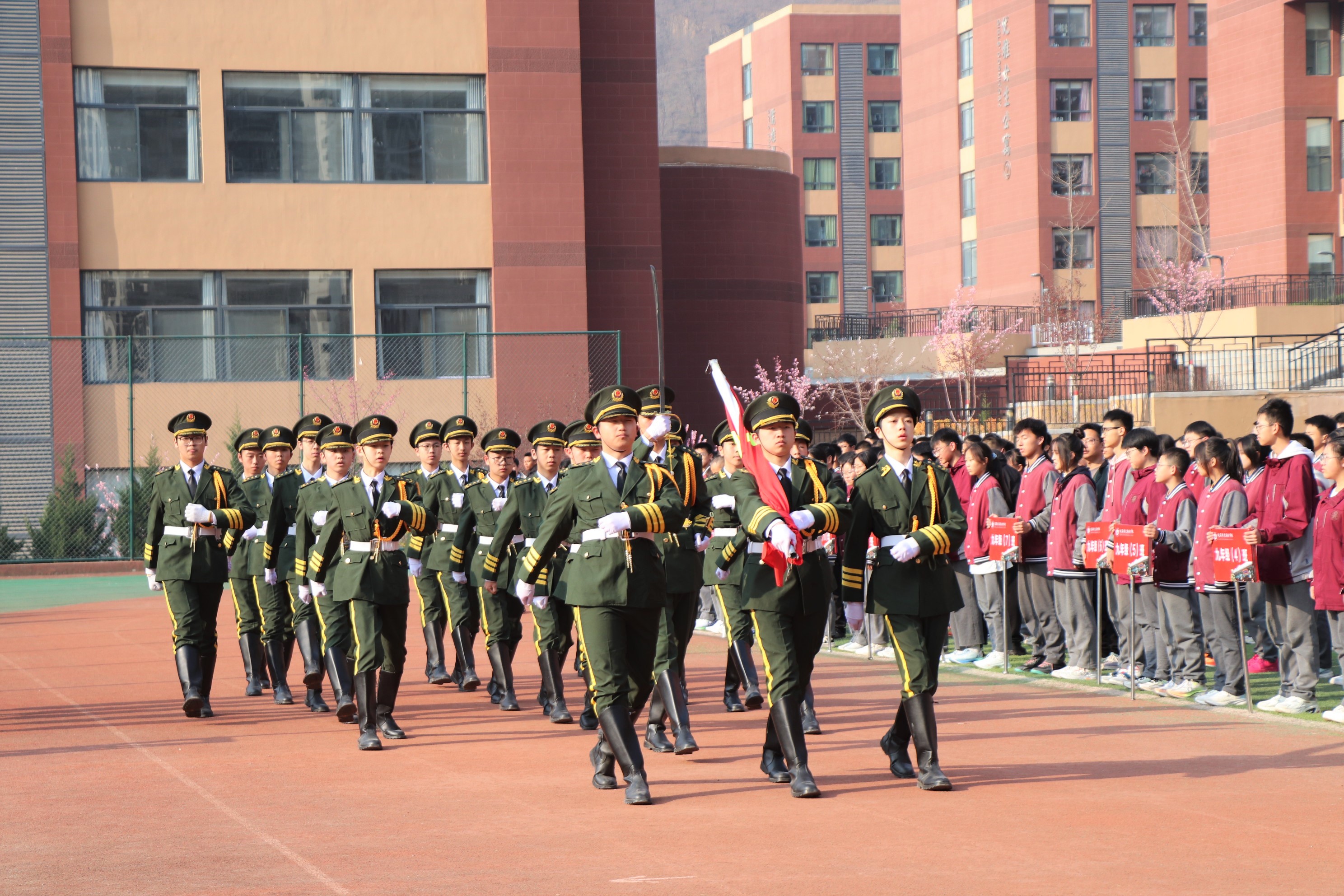 升旗儀式 | 營造清潔環(huán)境，共建美麗校園